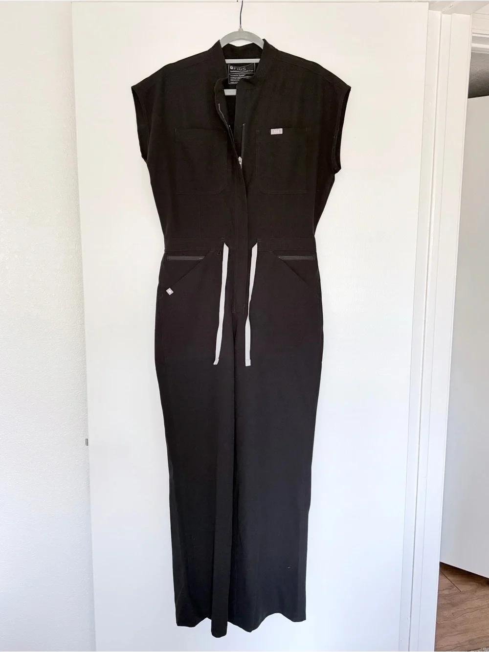 FIGS Rafaela Wide Leg ScrubJumpsuit | Size S Petite | Black | NWOT - Picture 9 of 11